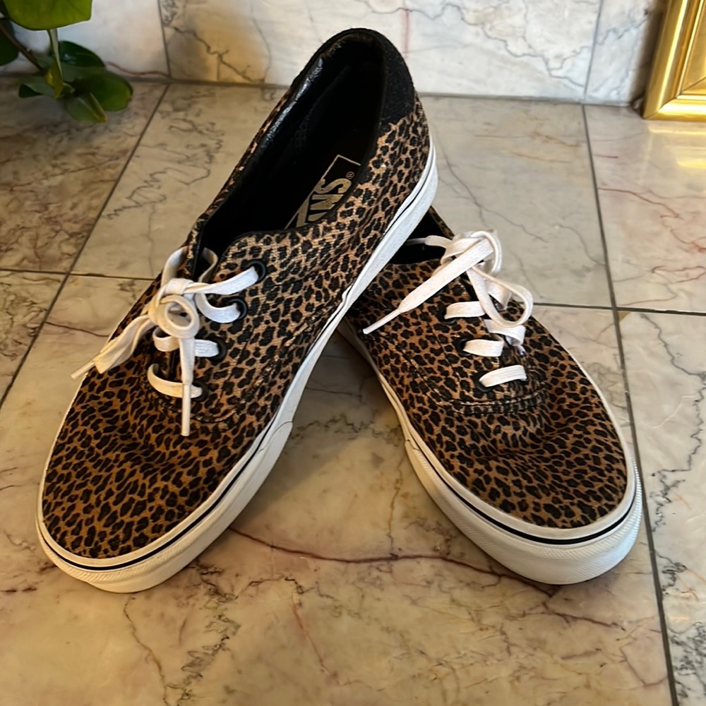 Leopard print Vans